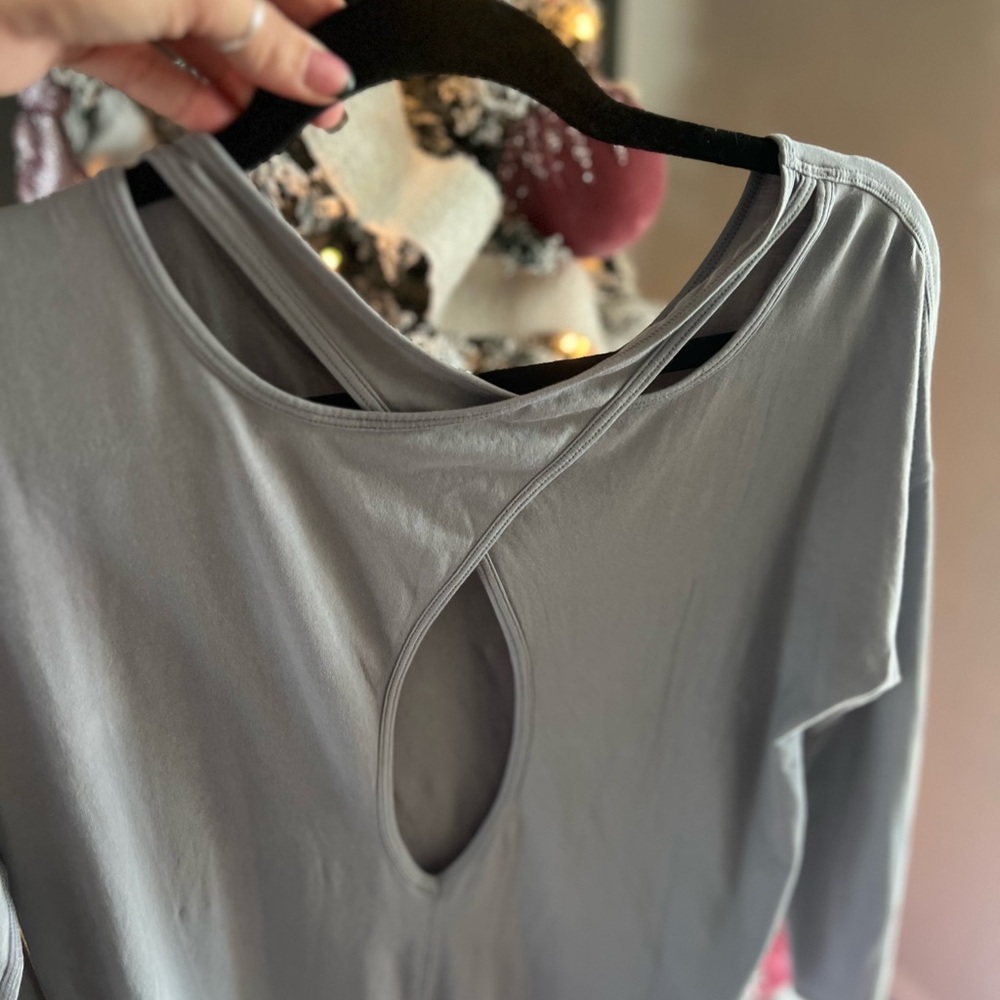 Lululemon Athletica Gray Cutout Long Sleeve Top